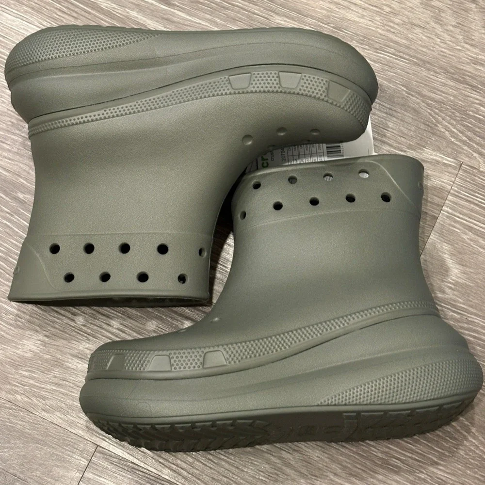 Crocs Crush Boot Dusty Olive Green Platform Waterproof Rain Boots Gorpcore 6 NEW